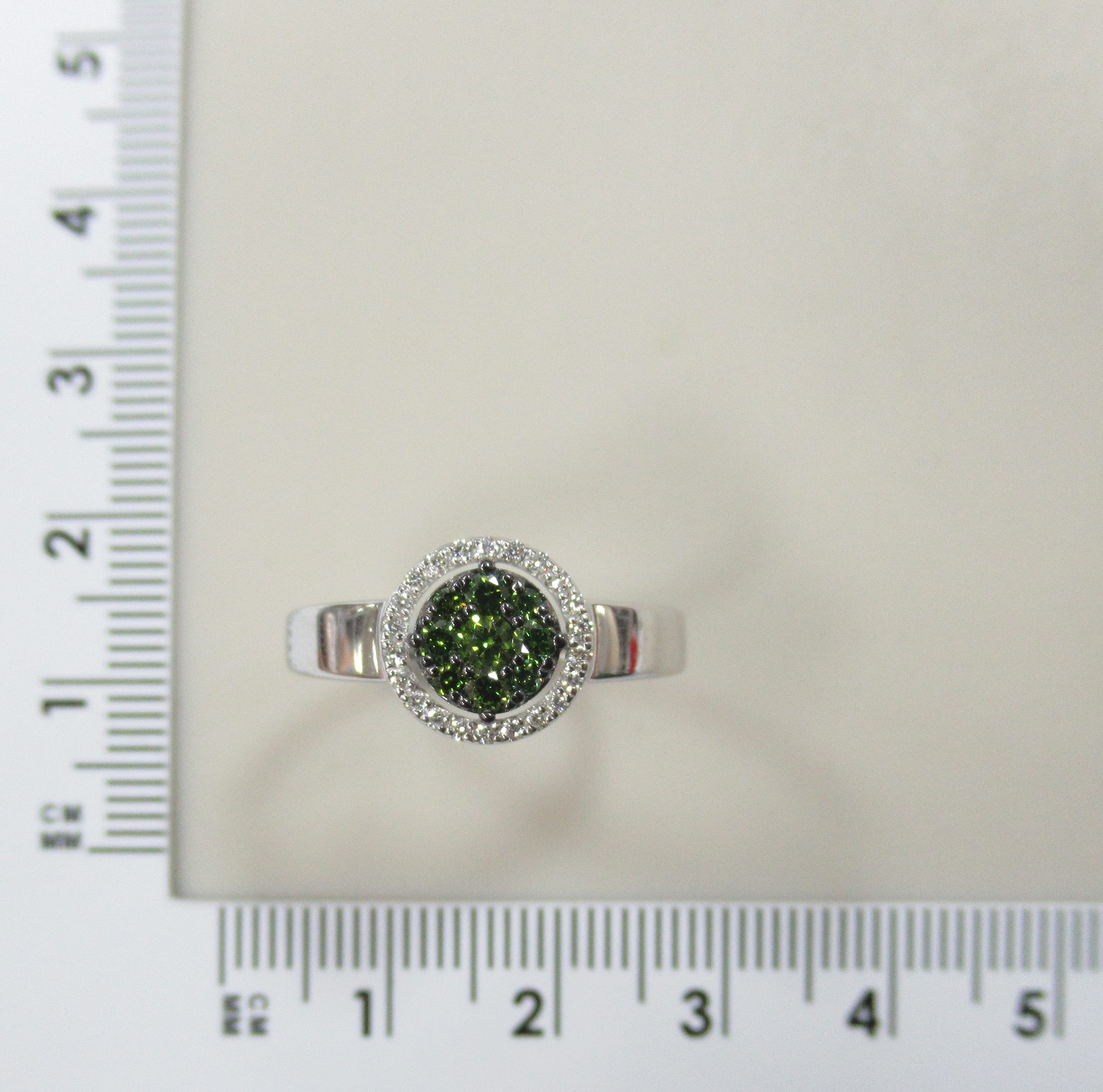 Кольцо из белого золота с бриллиантами